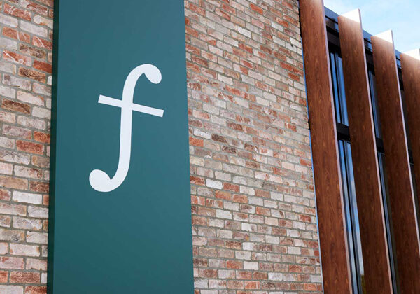 fosters-fergus-bar-600